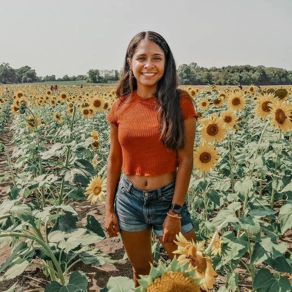 Meet your Posher, Daniela - Picture 1 of 1